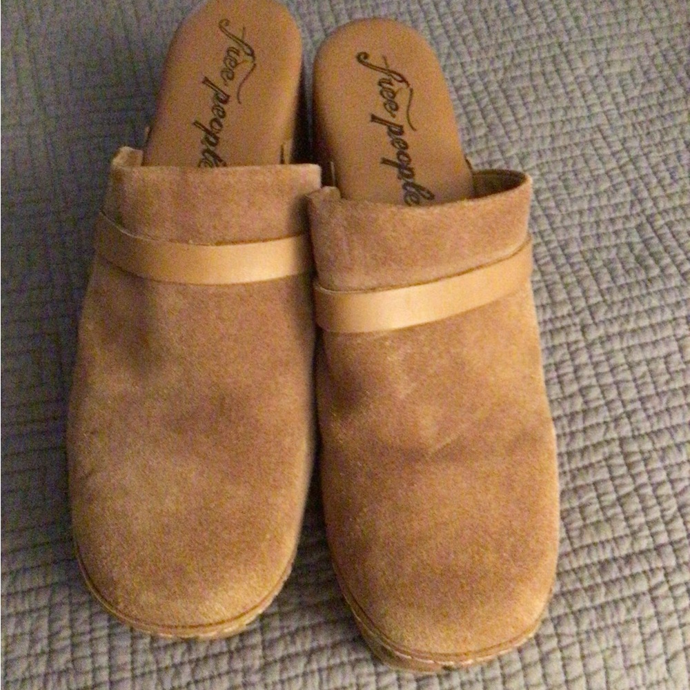 Free people brown suede clogs size 9